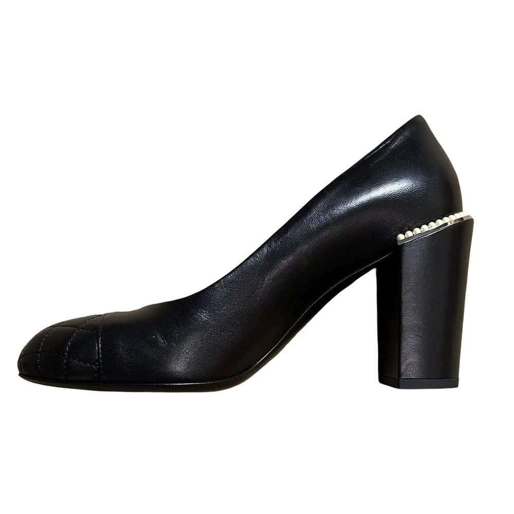 Chanel Pumps